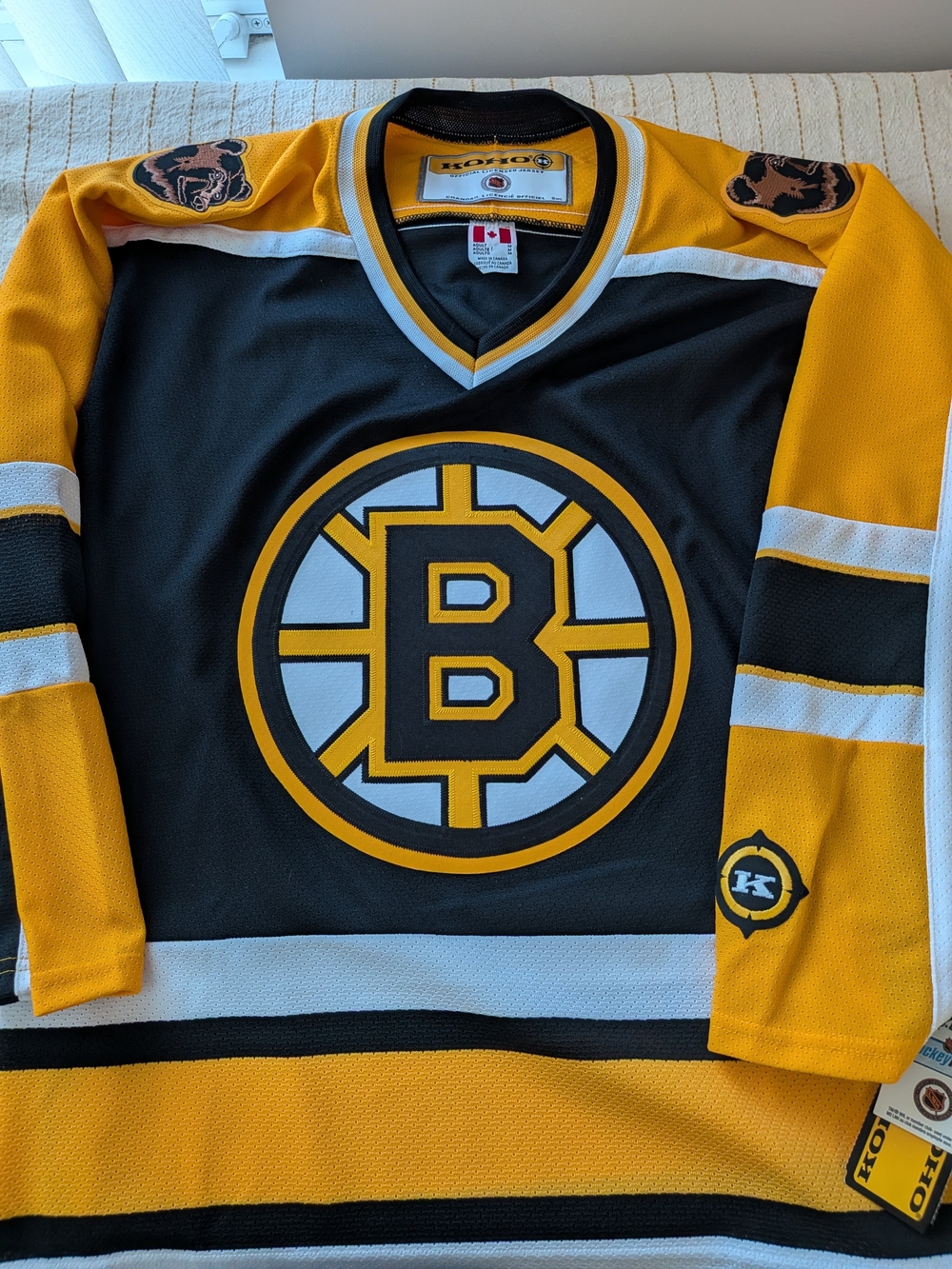 Boston Bruins Hockey Jersey Koho Size Medium NWT